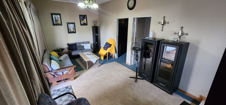 7 Bedroom Property for Sale in Flamwood North West